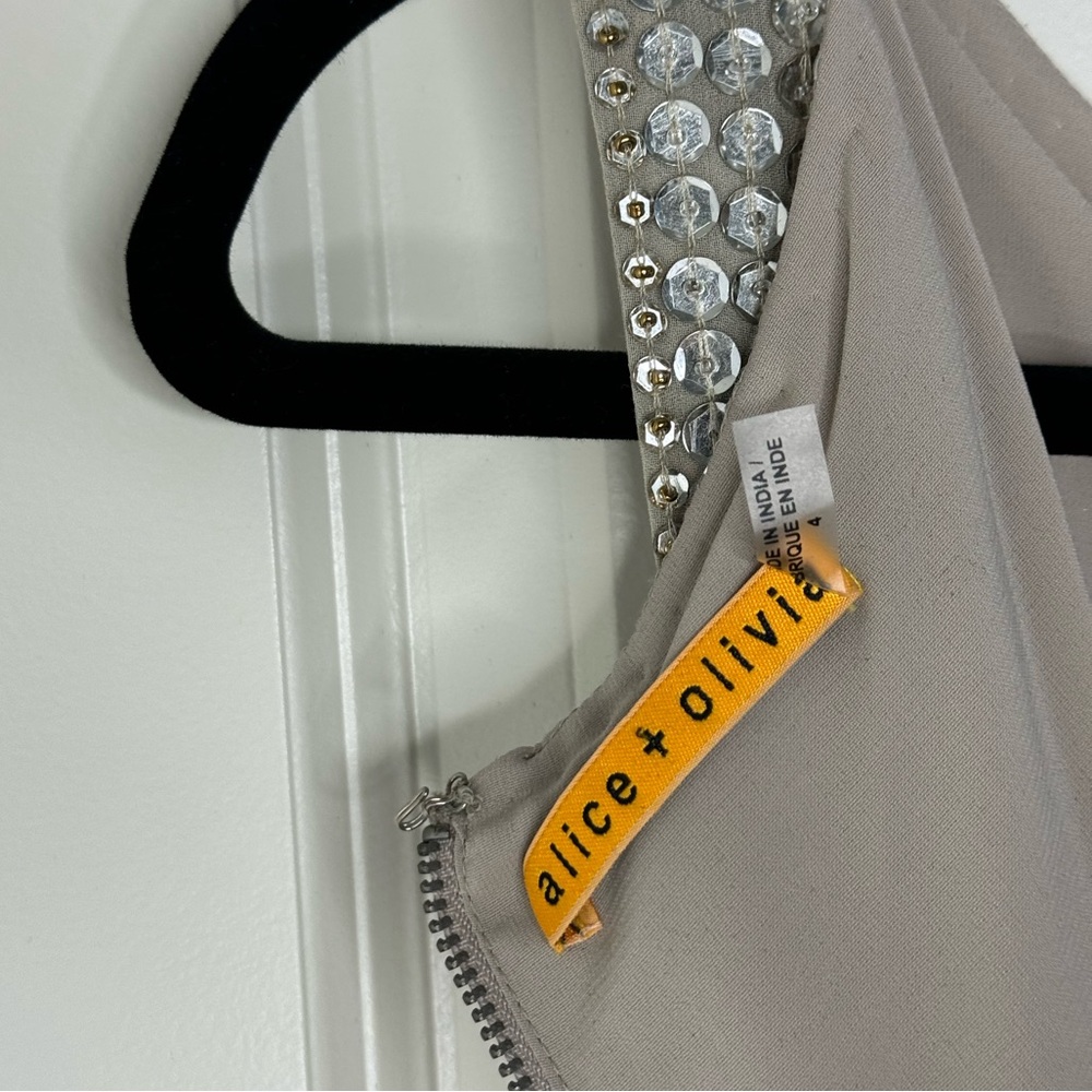 Alice + Olivia Silver Sequin Dress sz 4 - Picture 5 of 6
